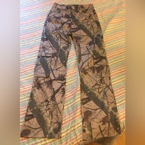 NWOT Nature print cargo pants